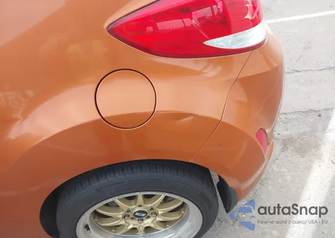 2013 Hyundai Veloster Base W/Black из США, поврежденный, VIN KMHTC6AD3DU133404